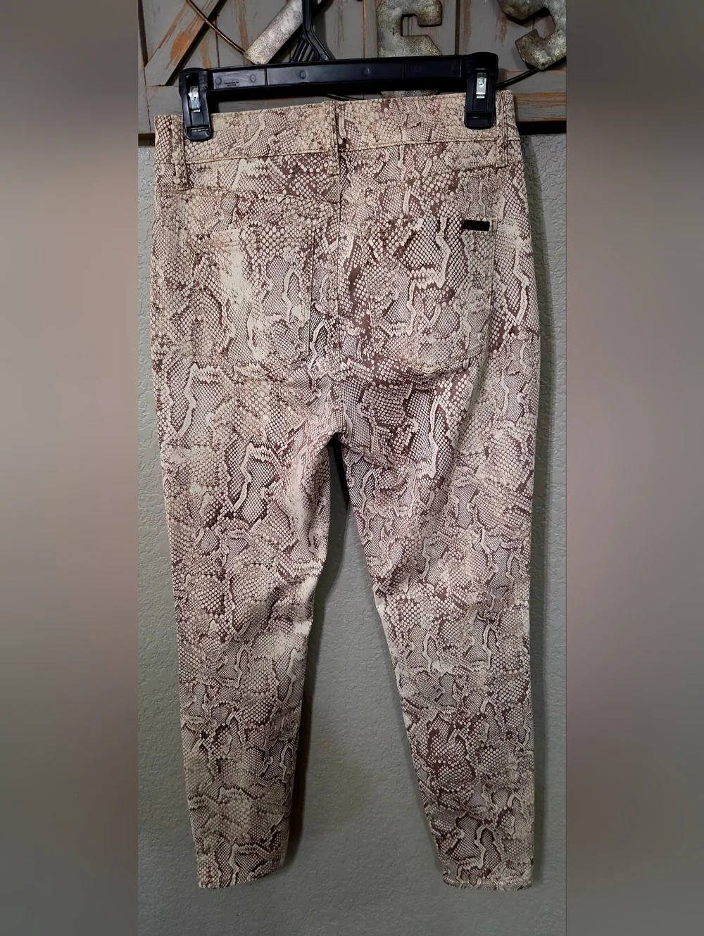 NWT White House Black Market Snake Print Skinny Pants - Taupe Size 2